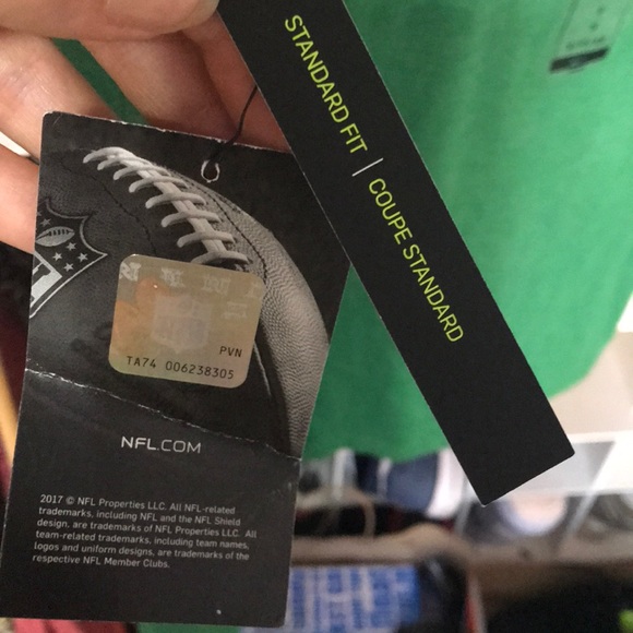 The Nike tee jets small women’s - Picture 3 of 7